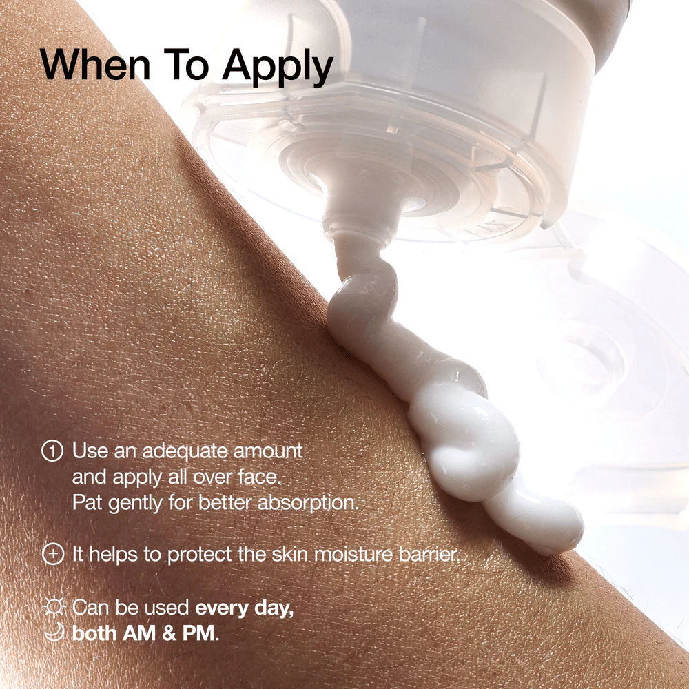 Anua 3 Ceramide Panthenol Cream appliqué sur la peau – renforce la barrière d'hydratation et peut être utilisé matin et soir.