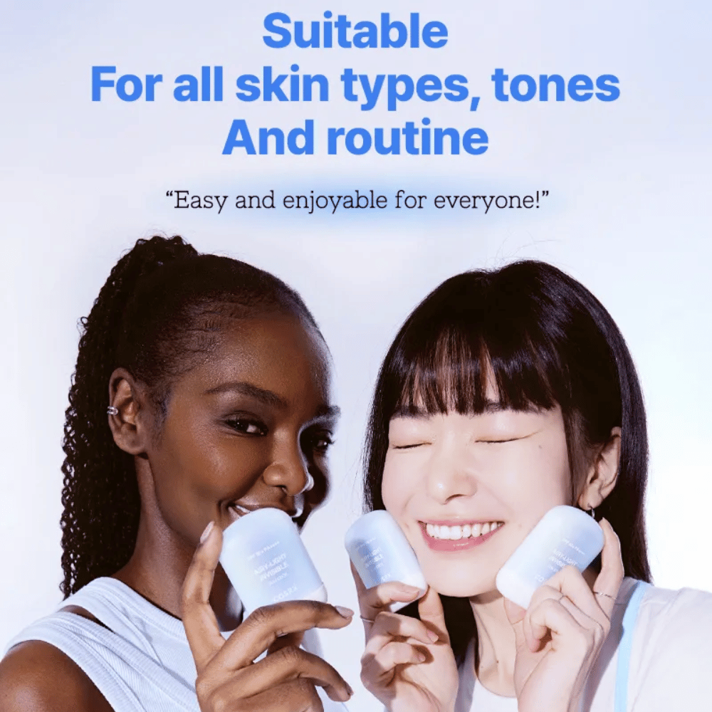 Deux personnes présentent COSRX Airy-Light Invisible Sun Stick – protection solaire légère qui convient à tous les types de peau, teints et routines.