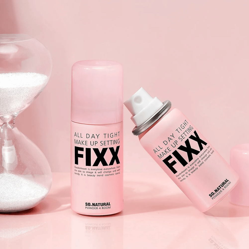 3. So Natural All Day Tight Make Up Setting Fixx – deux sprays fixateurs roses avec pulvérisateur et sablier