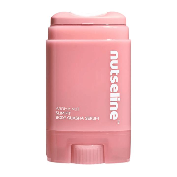 Image produit détourée nette de Nuseline Aroma Nut Slim Fit Body Guasha Serum sur fond clair, avec un accent sur le design de l’emballage.