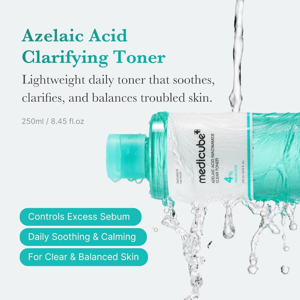 Medicube Azelaic Acid Niacinamide Clear Toner 4% avec de l’eau courante qui montre un toner visage apaisant pour équilibrer la production de sébum, réduire les imperfections et offrir une peau plus nette.