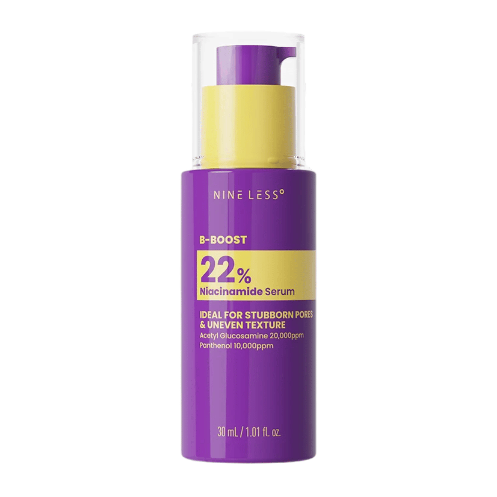 7. NINE LESS B-Boost 22% Niacinamide Serum 30 ml – flacon-pompe violet avec 22 % de niacinamide contre la texture irrégulière de la peau