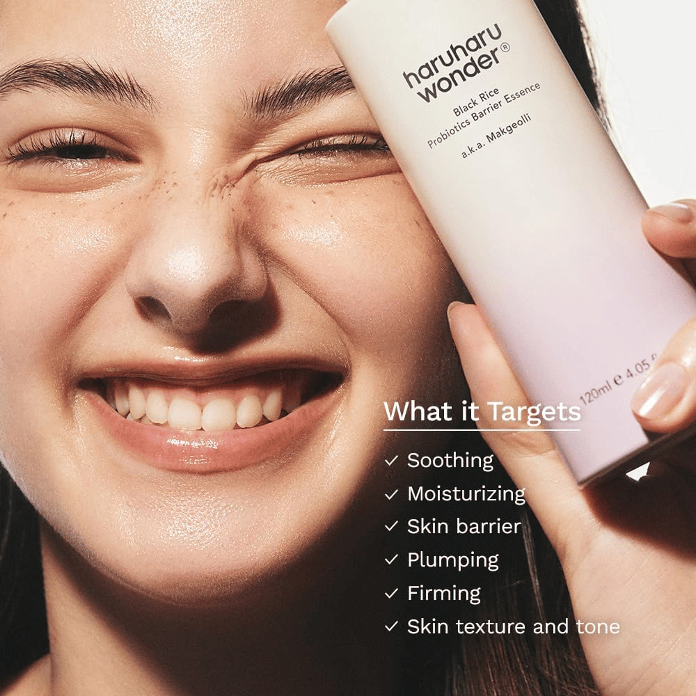 Haruharu Wonder Black Rice Probiotics Barrier Essence s’applique sur le visage pour hydrater, apaiser et renforcer la barrière cutanée