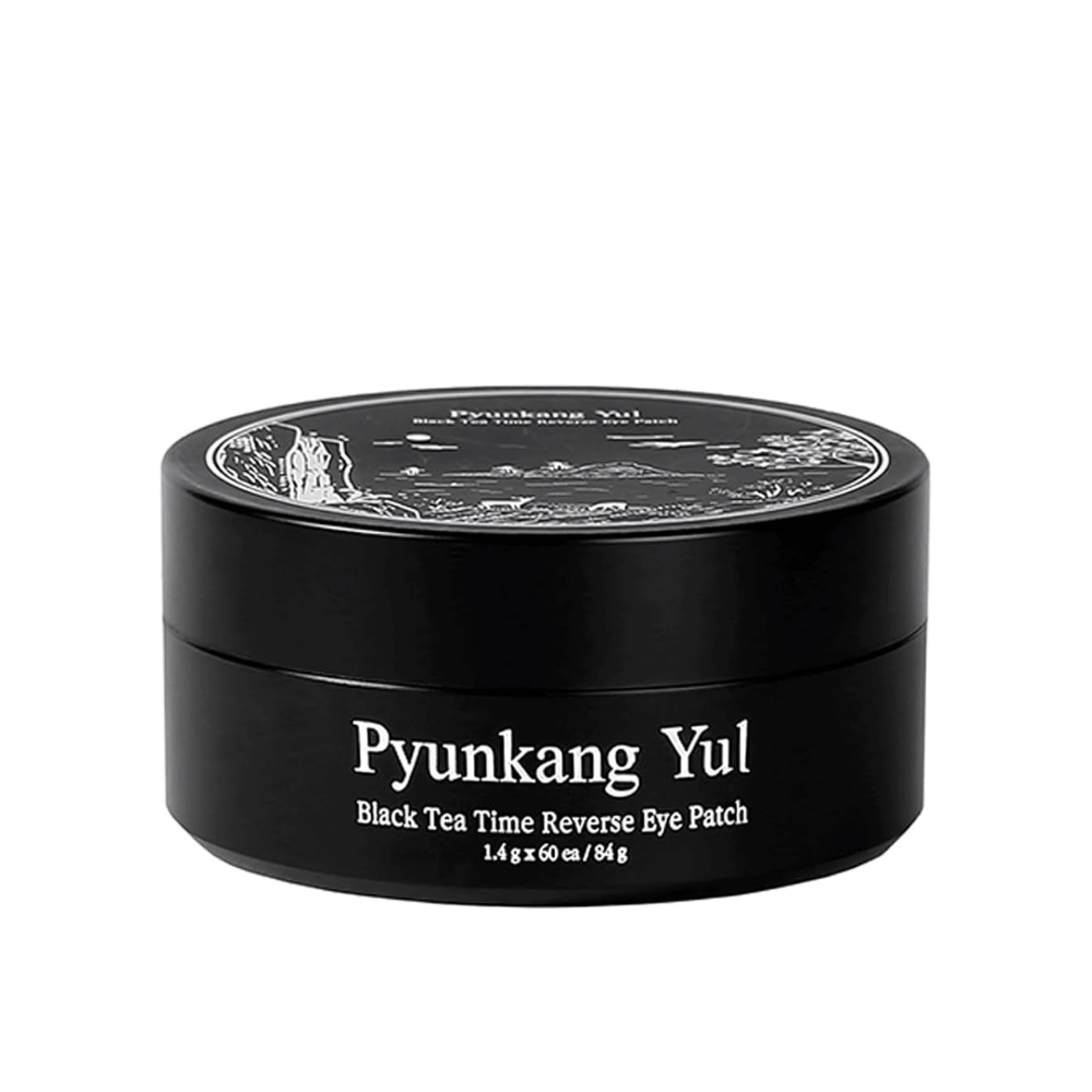 Image produit détourée de Pyunkang Yul Black Tea Time Reverse Eye Patch dans un emballage noir au design épuré et minimaliste sur fond clair.