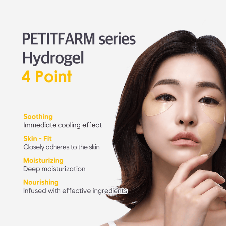 Image promotionnelle avec un modèle utilisant des patchs hydrogel pour les yeux. L’image met en avant les quatre principaux avantages du produit : effet apaisant, ajustement proche de la peau, hydratation profonde et ingrédients nourrissants.