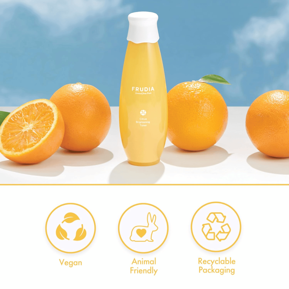 FRUDIA Citrus Brightening Toner avec des oranges – soin de la peau coréen illuminant toner visage avec des agrumes, de la vitamine C et des extraits de fruits qui uniformisent le teint et donnent un éclat naturel.