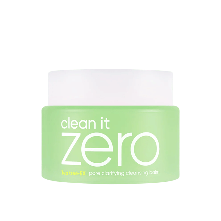 Clean It Zero Tea Tree-EX Pore Clarifying Cleansing Balm dans un pot vert sur fond blanc, conçu pour les peaux grasses et mixtes nécessitant un nettoyage équilibrant et clarifiant des pores.
