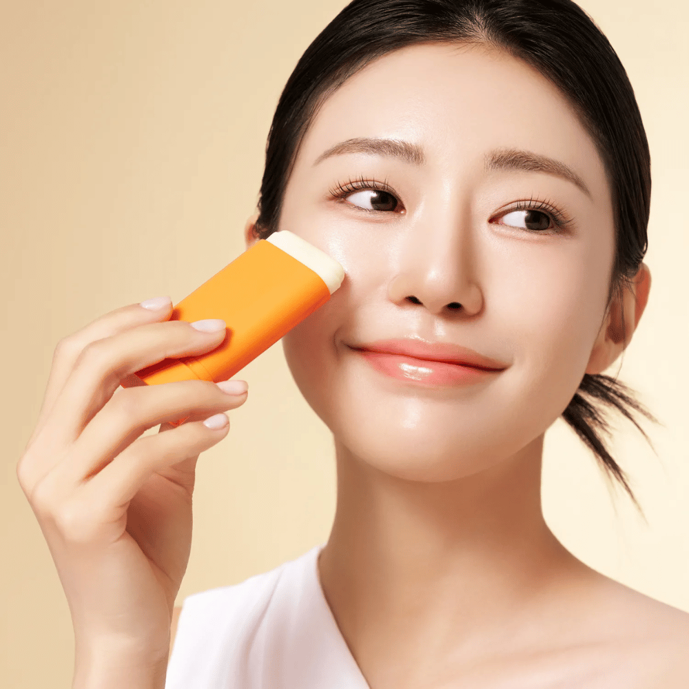 Purito Daily Soft Touch Sunscreen Stick est facile à appliquer directement sur la peau – sans coller ni laisser de résidus blancs. Elle est parfaite pour les peaux sensibles et offre une protection solaire soyeuse avec SPF50+ PA++++.