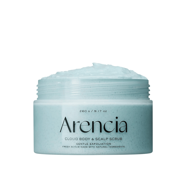 Arencia Fresh Cloud Scrub French Mint & Lily sur fond blanc. Gommage corporel et gommage du cuir chevelu rafraîchissants qui exfolient délicatement et procurent une sensation de peau fraîche et douce.