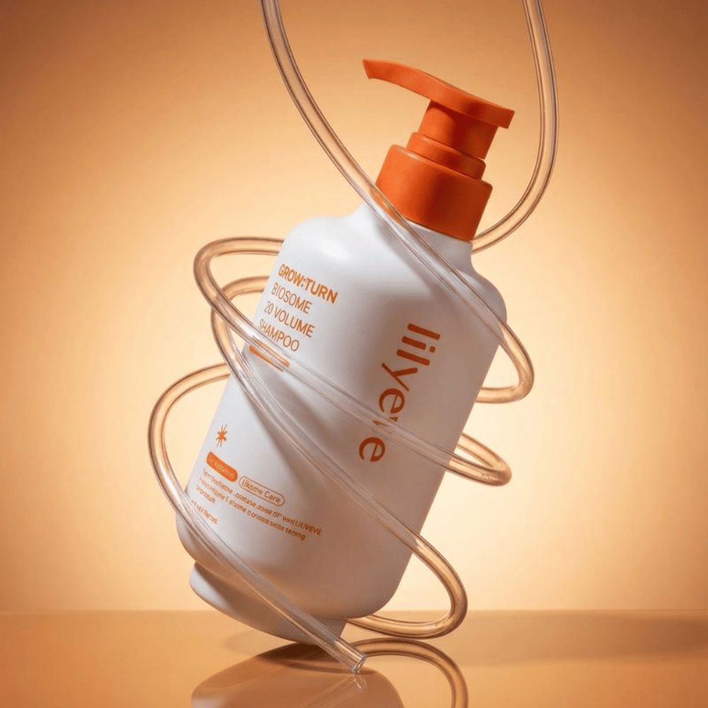 LILYEVE Grow:Turn Exosome 3D Volume Shampoo avec un design moderne et un flacon-pompe pour une utilisation facile