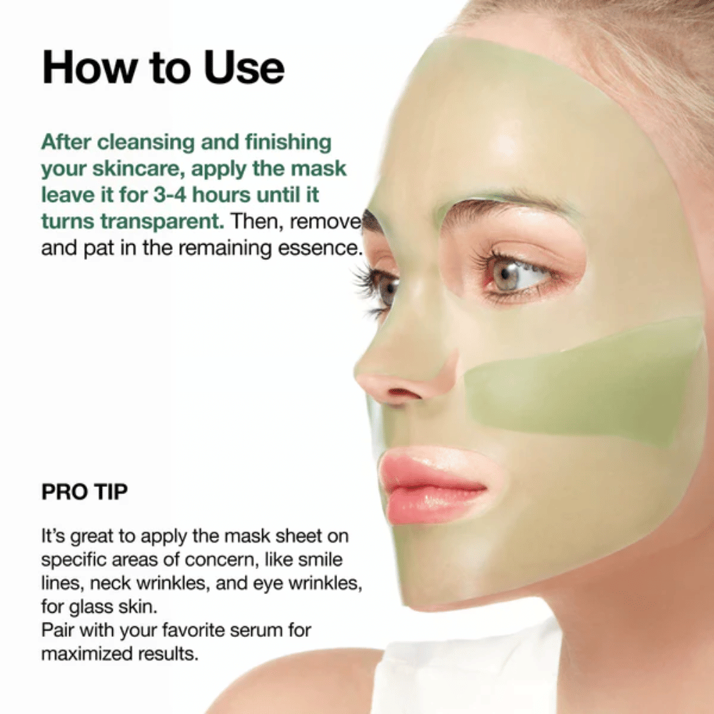 Un modèle porte un masque hydrogel vert clair qui couvre la majeure partie du visage. L’image montre comment le masque s’utilise après la routine de soins de la peau et souligne qu’il doit rester sur la peau pendant 3 à 4 heures jusqu’à ce qu’il devienne transparent. L’accent est mis sur une hydratation longue durée et sur l’absorption efficace de l’essence par la peau.