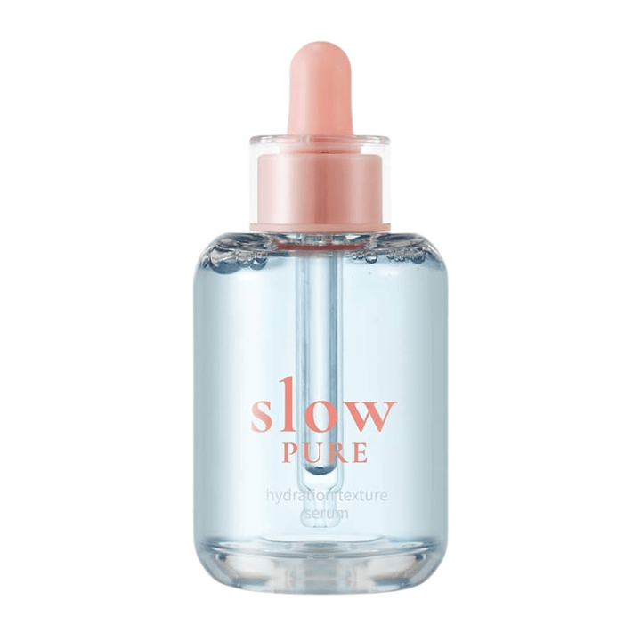 Slow Pure Hydration Texture Serum i klar glasflaska med pipett, fyllt med återfuktande blått serum.