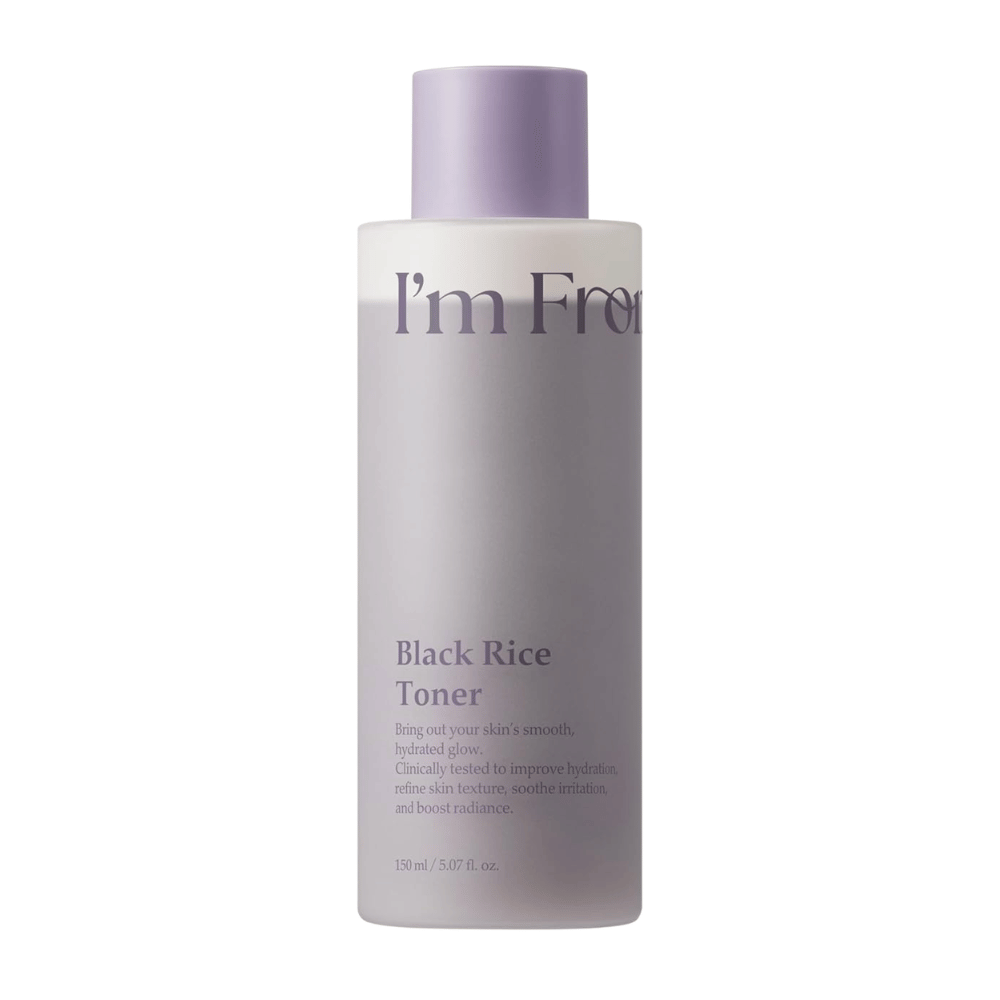 I'm From Black Rice Toner 150 ml, lotion tonique hydratante au riz noir dans un flacon lilas clair sur fond blanc.