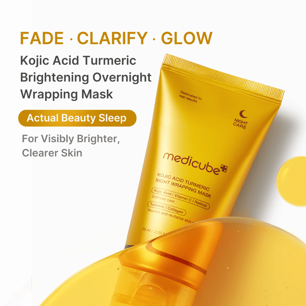 Medicube Kojic Acid Turmeric Night Wrapping Mask dans un tube doré pour un soin de nuit qui aide à rendre la peau plus claire, plus uniforme et plus éclatante.