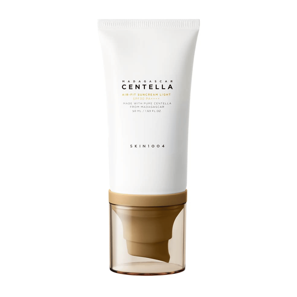 SKIN1004 Madagascar Centella Air-Fit Suncream Light SPF30 PA++++ – crème solaire légère avec centella asiatica qui protège la peau, hydrate et convient aux peaux sensibles.