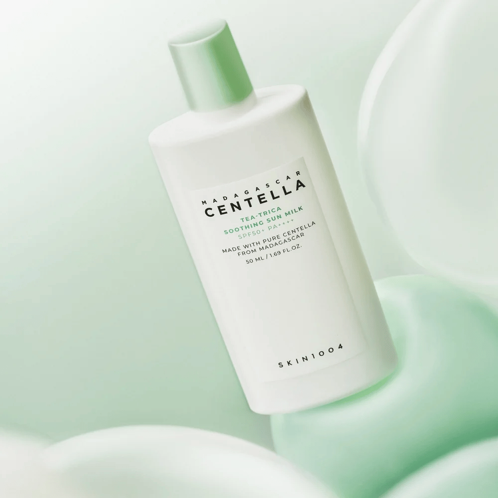 SKIN1004 Madagascar Centella Tea-Trica Soothing Sun Milk protection solaire légère avec SPF50+ PA++++ et Centella apaisante