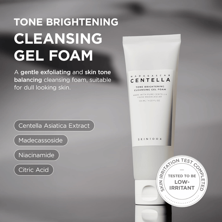 Image d’information présentant les principales caractéristiques du gel nettoyant. L’accent est mis sur le nettoyage en douceur, l’hydratation et une formule gel-en-mousse douce qui nettoie la peau sans donner une sensation de dessèchement.