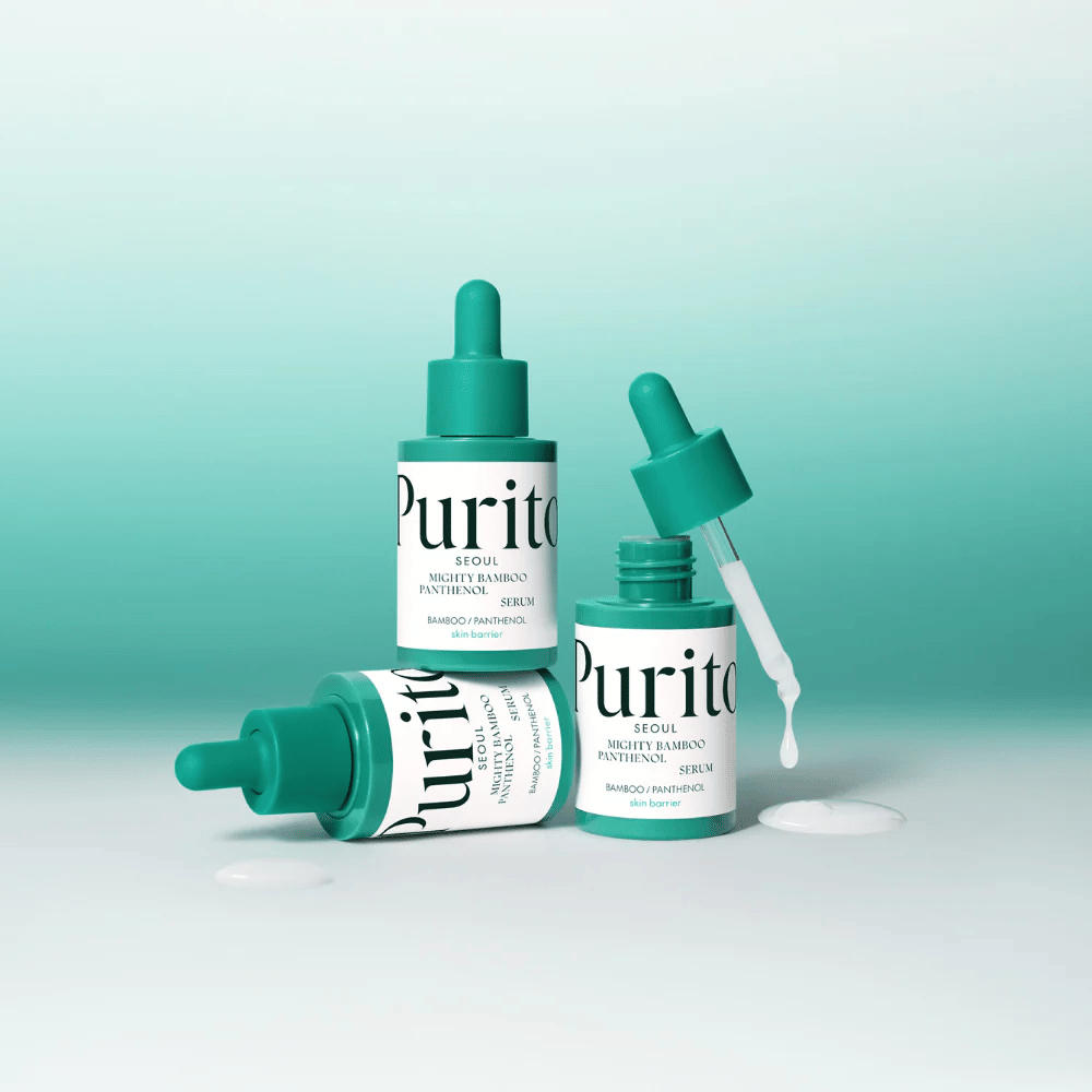 Trois flacons Purito Mighty Bamboo Panthenol Serum – sérum hydratant qui renforce la barrière cutanée et apporte un éclat frais.