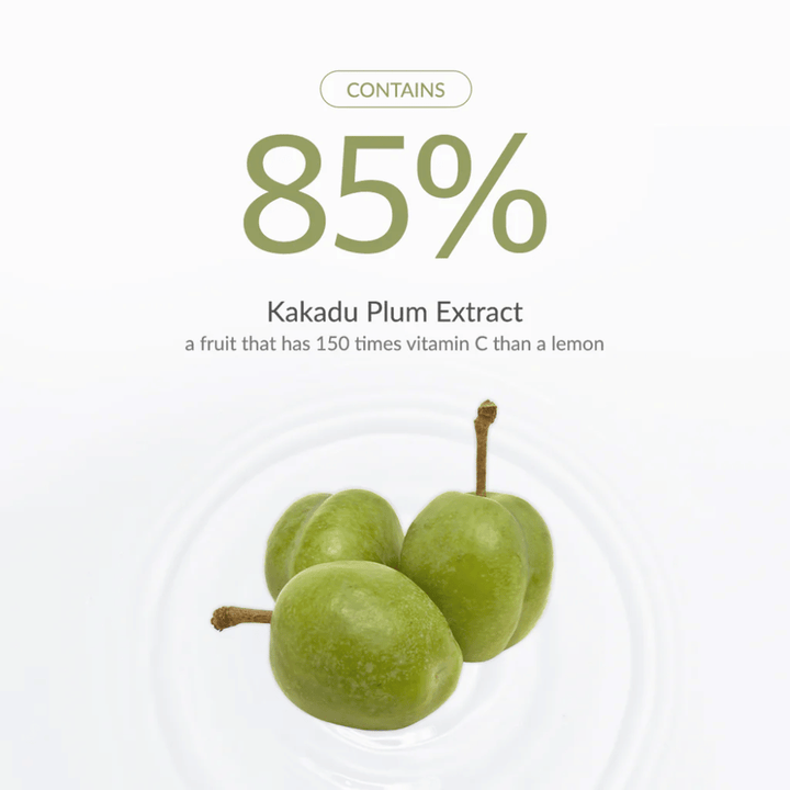 Dr. Althea Natural Radiance Essence avec 85% d'extrait de prune Kakadu, riche en vitamine C pour apporter de l'éclat, uniformiser le teint et augmenter l'éclat.