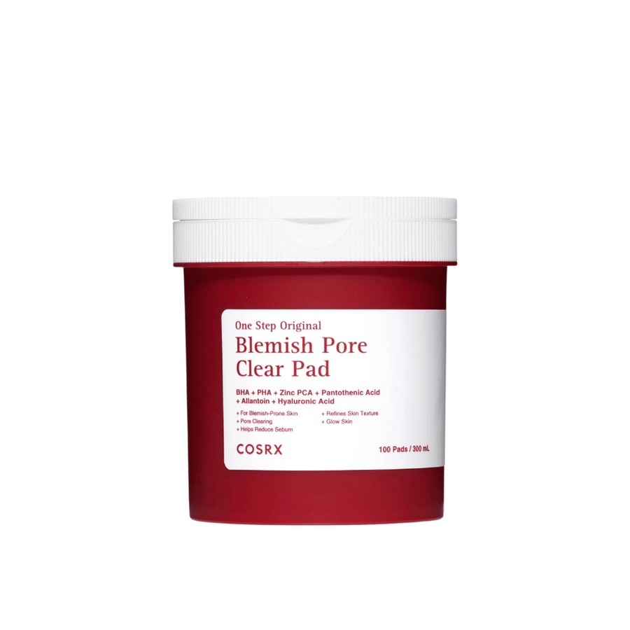 Image produit détourée de COSRX One Step Original Blemish Pore Clear Pad dans un emballage rouge et blanc sur fond clair.