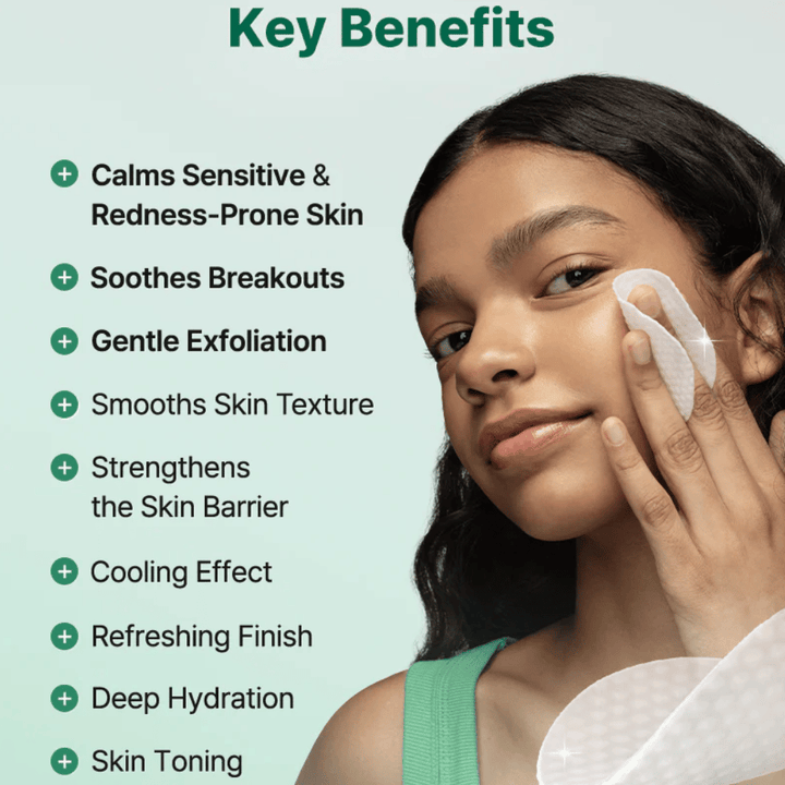 Un modèle applique COSRX One Step Original Clear Skin Calming Pad, en mettant l’accent sur l’effet apaisant, l’exfoliation et l’hydratation pour les peaux sensibles.