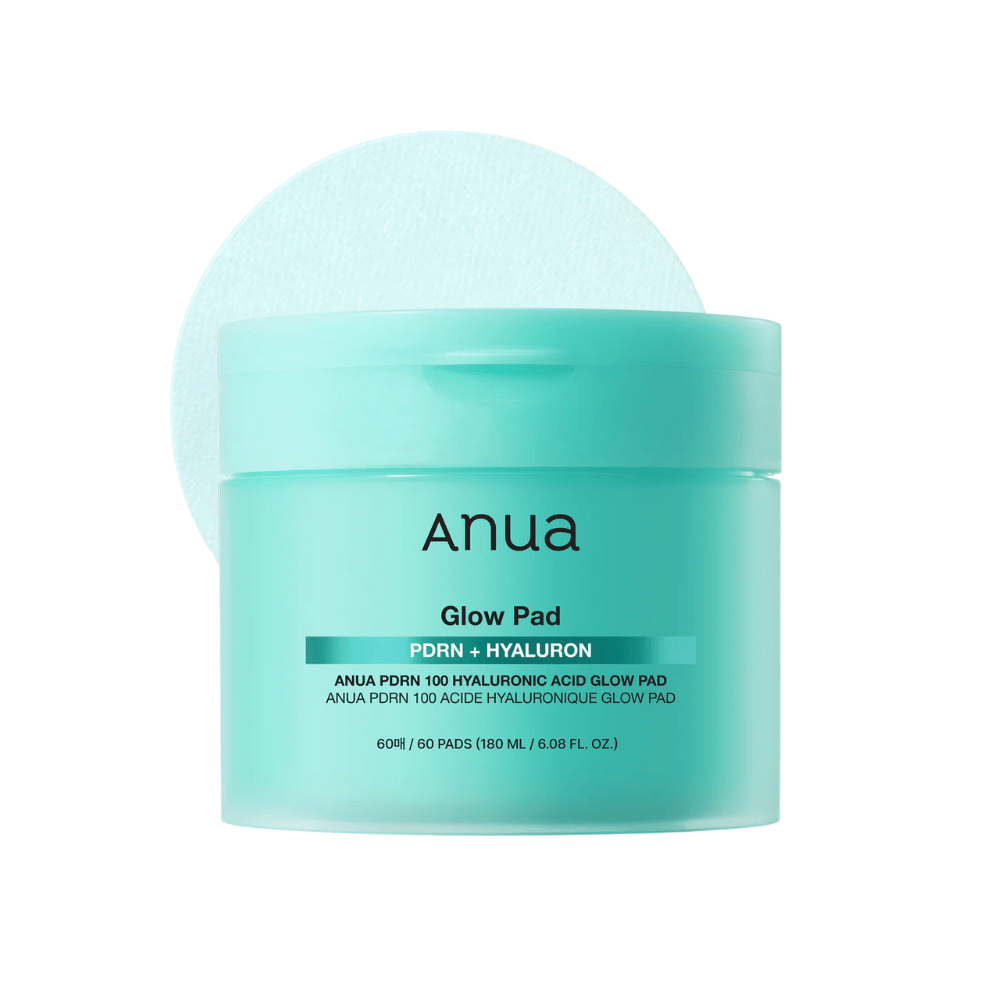 Anua PDRN 100 Hyaluronic Acid Glow Pad dans un emballage turquoise avec un pad surélevé – tampons tonifiants hydratants pour une hydratation quotidienne et éclat.