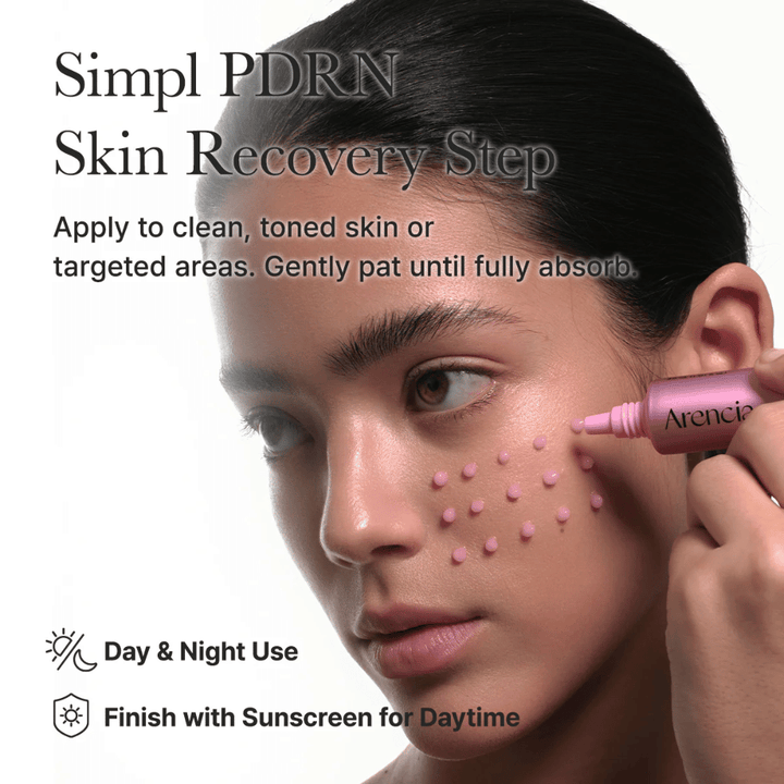 Image d’utilisation montrant comment Arencia PDRN Booster Shot s’applique directement sur la peau. Le produit s’utilise sur une peau nettoyée et tonifiée et peut être utilisé aussi bien de jour que de nuit, avec une protection solaire recommandée en journée.