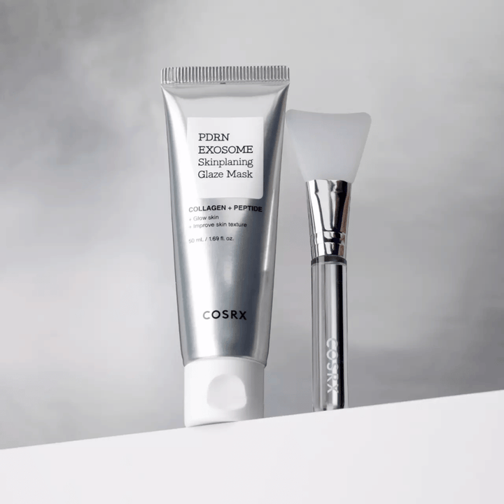 COSRX PDRN EXOSOME Skinplaning Glaze Mask avec pinceau pour une application facile et des résultats qui apportent de l’éclat et une peau lisse.