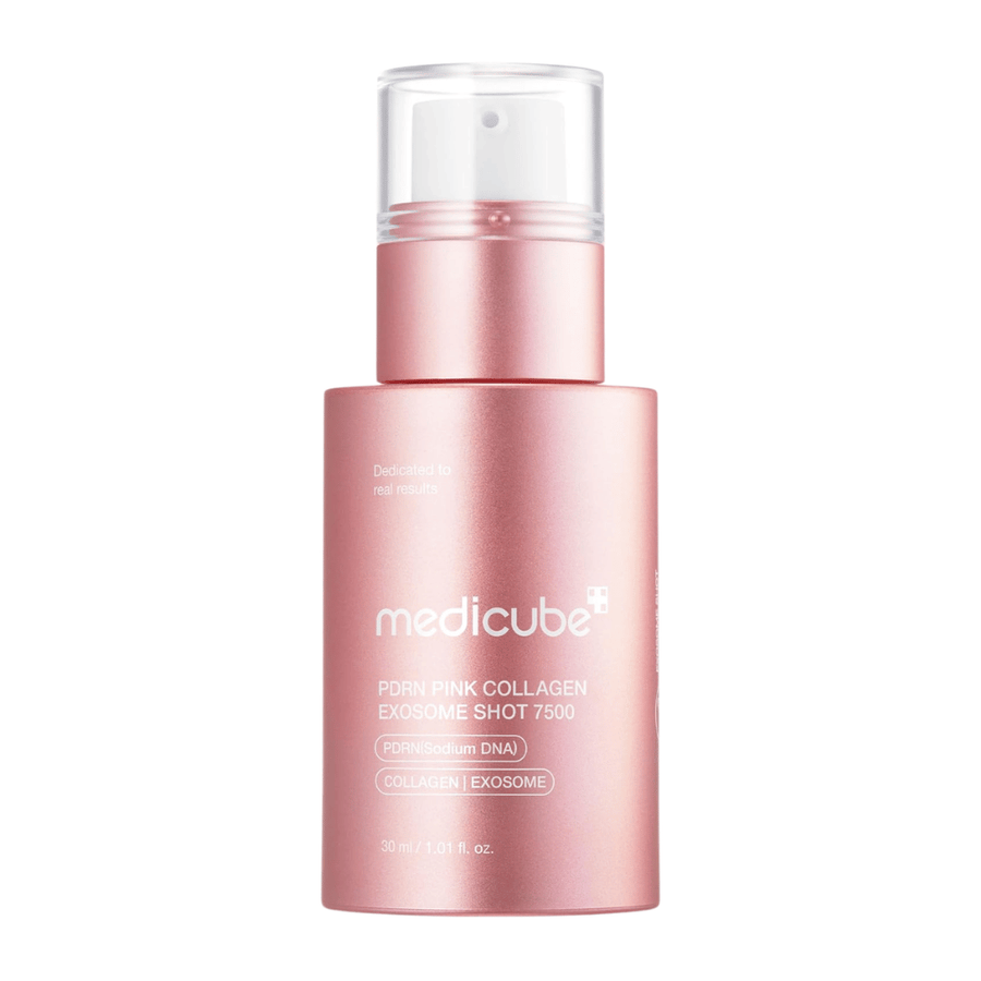 Image du produit Medicube PDRN Pink Collagen Exosome Shot 7500 dans un flacon rose sur fond clair. Sérum avec PDRN, collagène et exosomes, développé pour le soin de la peau en mettant l’accent sur l’éclat, l’hydratation et le renouvellement cutané.