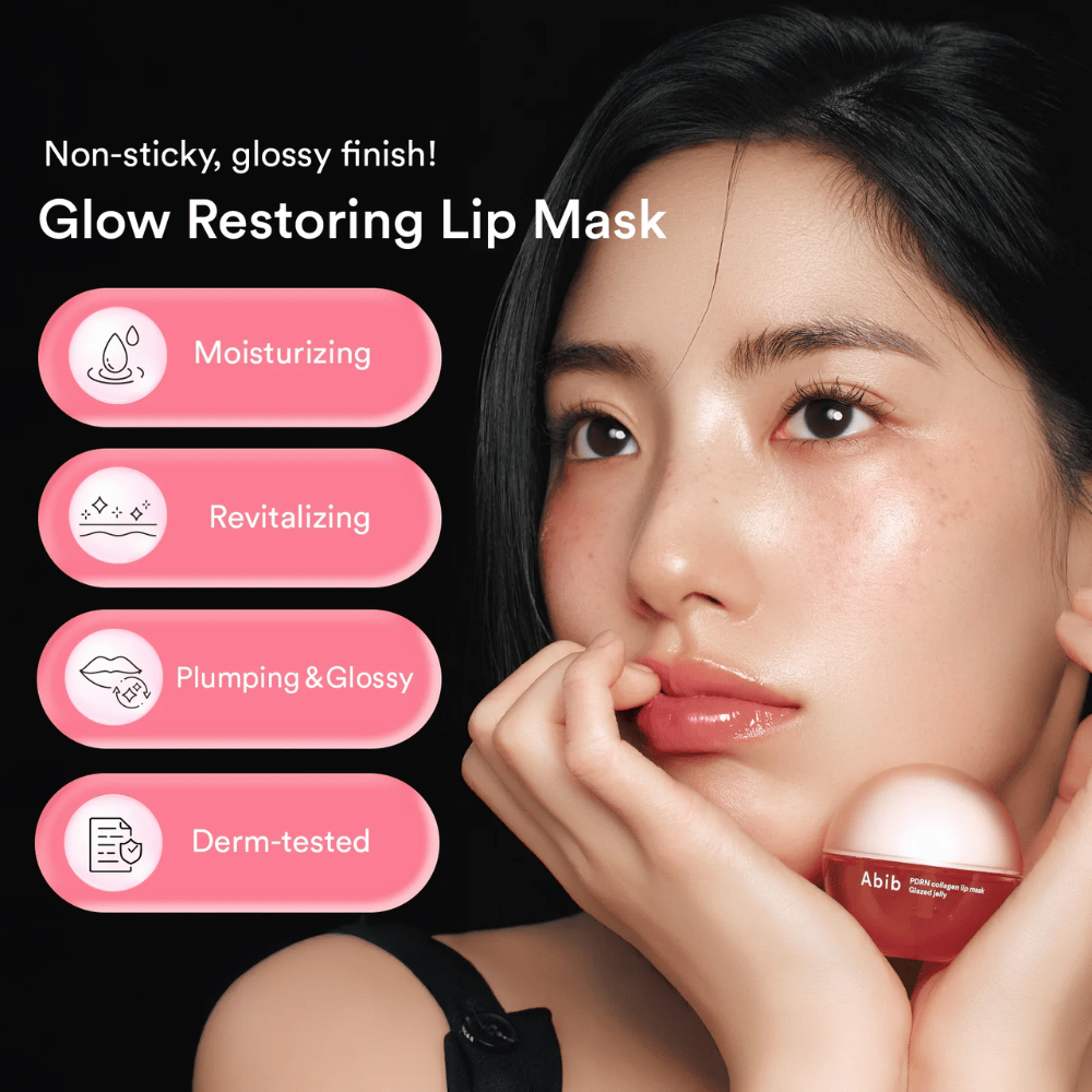 Femme avec des lèvres brillantes tenant une boîte rose Abib PDRN Collagen Lip Mask. Texte à gauche énumère Avantages : hydratant, revitalisant, repulpant & brillant ainsi que testé dermatologiquement.