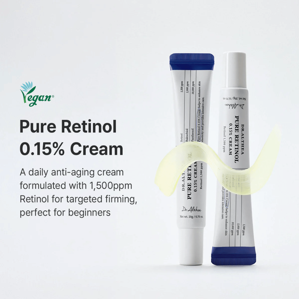 Image marketing présentant Dr. Althea Pure Retinol 0.15% Cream comme une crème quotidienne au rétinol pour débutants. Le produit est présenté avec une texture de crème fluide qui met en avant la formulation légère et douce.