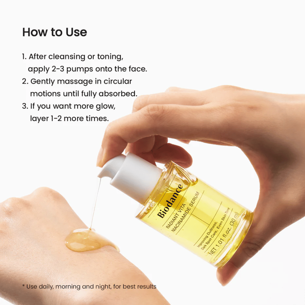 Biodance Radiant Vita Niacinamide Serum est appliqué sur la main – comment utiliser le sérum après le nettoyage pour un teint plus uniforme et éclatant