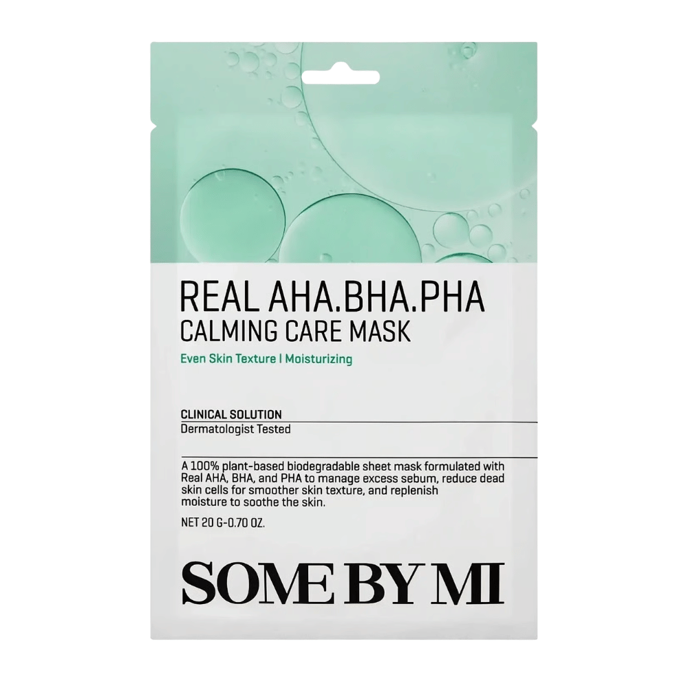 Image produit nette de SOME BY MI Real AHA.BHA.PHA Calming Care Mask sur fond blanc. L’emballage présente les ingrédients principaux du produit, AHA, BHA et PHA, ainsi que son objectif d’exfolier la peau, de réduire l’excès de sébum et de contribuer à une peau plus douce et mieux hydratée. Le design comporte des toner visage verts qui transmettent une sensation de fraîcheur et de propriétés soin.