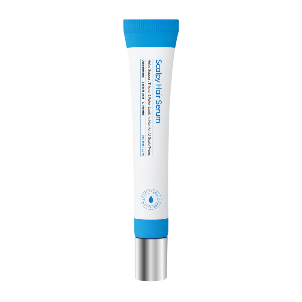 Image du produit de Seapuri Scalpy Hair Serum en tube blanc et bleu avec un bouchon en métal. Sérum capillaire qui renforce les racines et favorise la croissance.