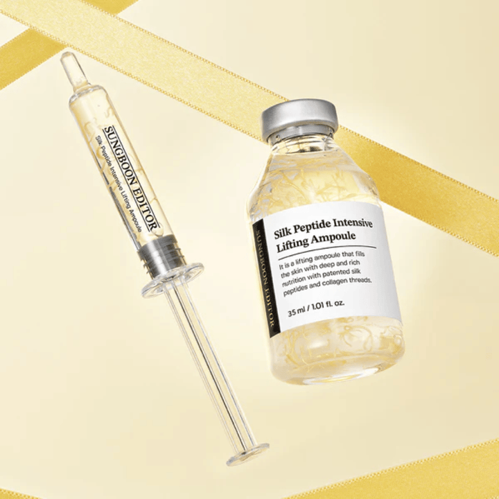 SUNGBOON EDITOR Silk Peptide Intensive Lifting Ampoule sérum aux peptides de soie et au collagène qui hydrate la peau, améliore l’élasticité et rend la peau plus ferme.