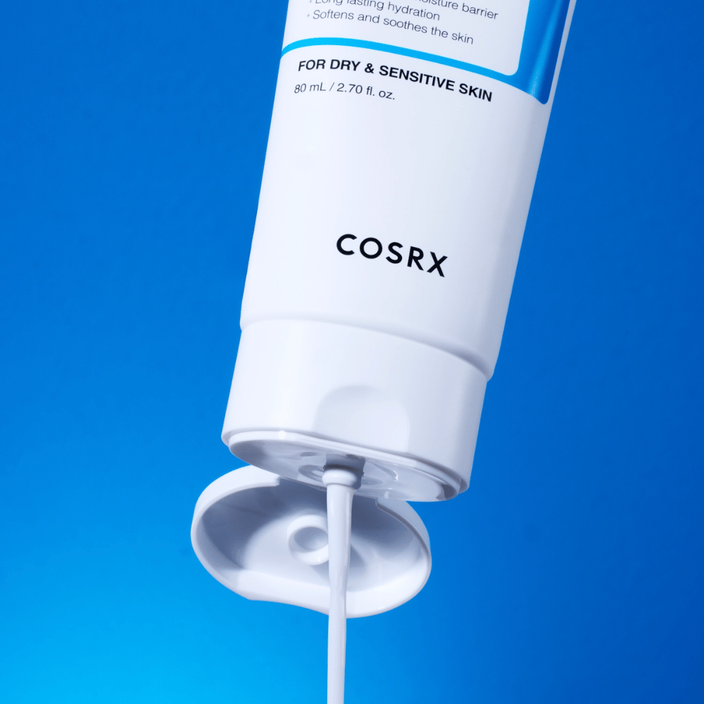 COSRX The Ceramide Skin Barrier Moisturizer avec texture de crème – crème visage renforçant la barrière qui procure une hydratation durable et apaise la peau sensible.