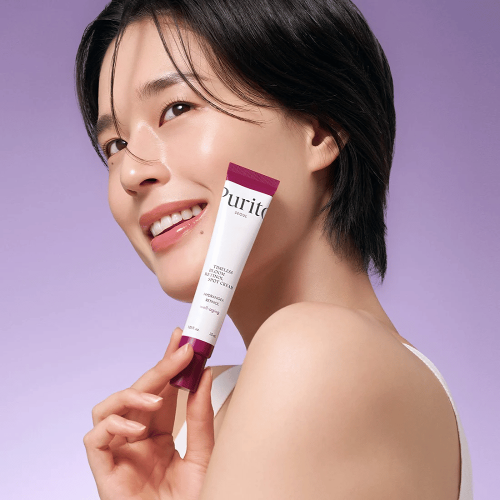 Purito Timeless Bloom Retinol Spot Cream est un traitement ciblé contenant du rétinol pour réduire les fines lignes et améliorer l'élasticité de la peau. Avec des ingrédients hydratants, elle restaure l'éclat de la peau et renforce la barrière, parfaite pour les peaux matures ou comme routine anti-âge.