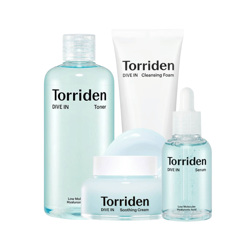 Une collection de Torriden produits de beauté en couleur turquoise, y compris un tonique, une mousse nettoyante, une crème apaisante et un sérum à l'acide hyaluronique.