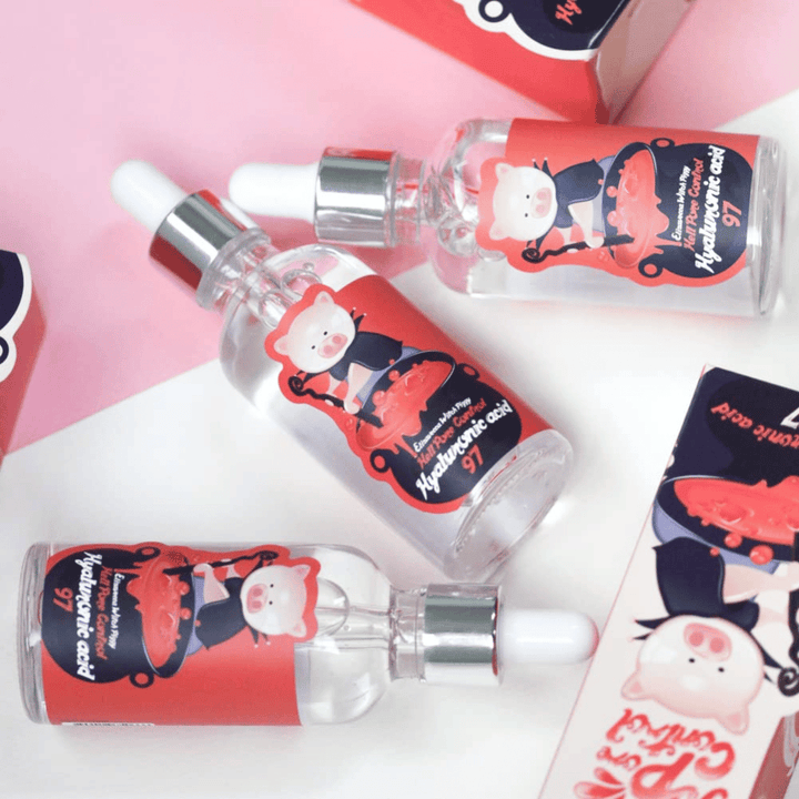 Elizavecca Witch Piggy Hyaluronic Acid 97 sérum en groupe, sérum hydratant coréen pour peau sèche, peau déshydratée et élasticité cutanée améliorée.