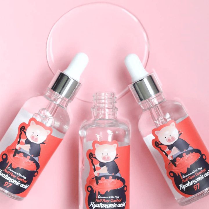 Elizavecca Witch Piggy Hell Pore Control Hyaluronic Acid 97 sérum avec pipette, sérum hydratant à l'acide hyaluronique qui fournit une hydratation intense et un effet repulpant.